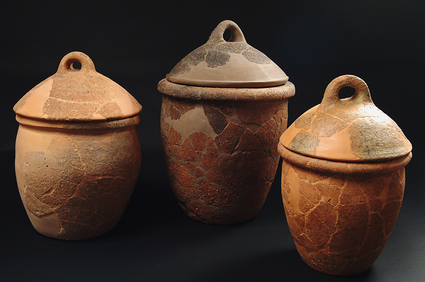 ‘Impasto olla’ jars, with ring-shaped grips on their covers, used for the preservation and cooking of foods; photo of the group of pieces